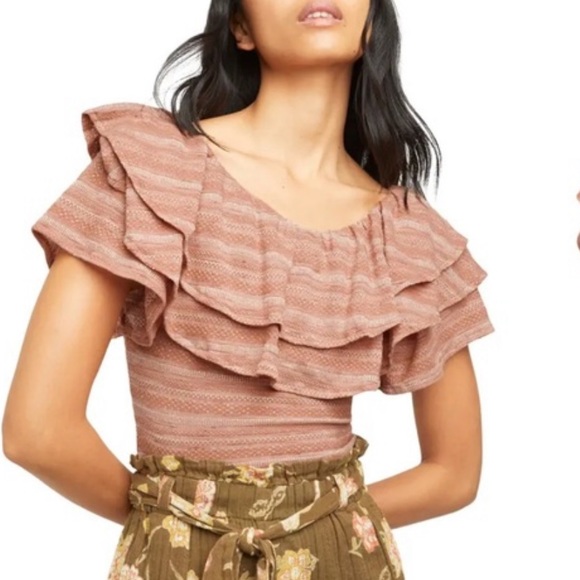 Free people ruffle off shoulder top blouse nude pink NWT stripe - Picture 2 of 6